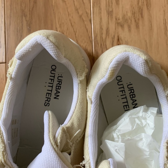 ❌SOLD Urban Outfitters distressed bubble sneakers - Picture 5 of 9